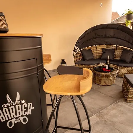 Industrie & - Romantique En Alsace - Privatif Et Garage