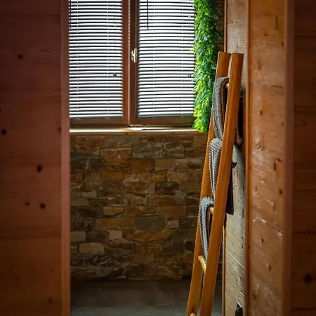 Industrie & - Romantique En Alsace - Privatif Et Garage *