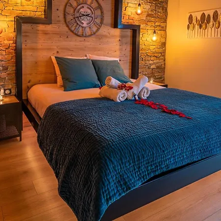 Industrie & - Romantique En Alsace - Privatif Et Garage