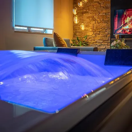 Industrie & - Romantique En Alsace - Privatif Et Garage *